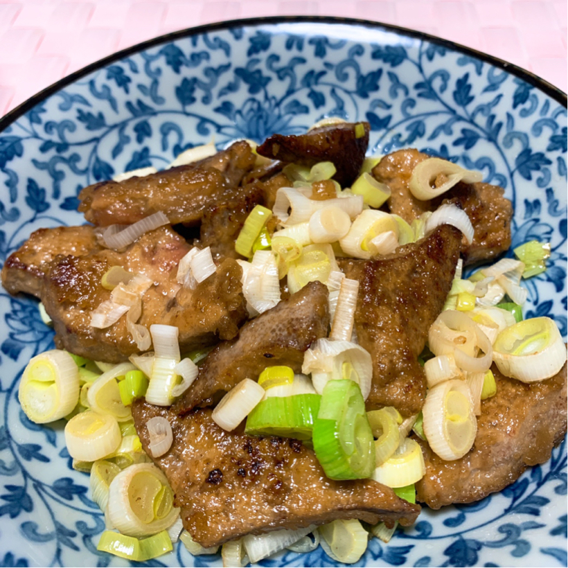 おつまみにも！ 豚レバーのネギ塩炒め