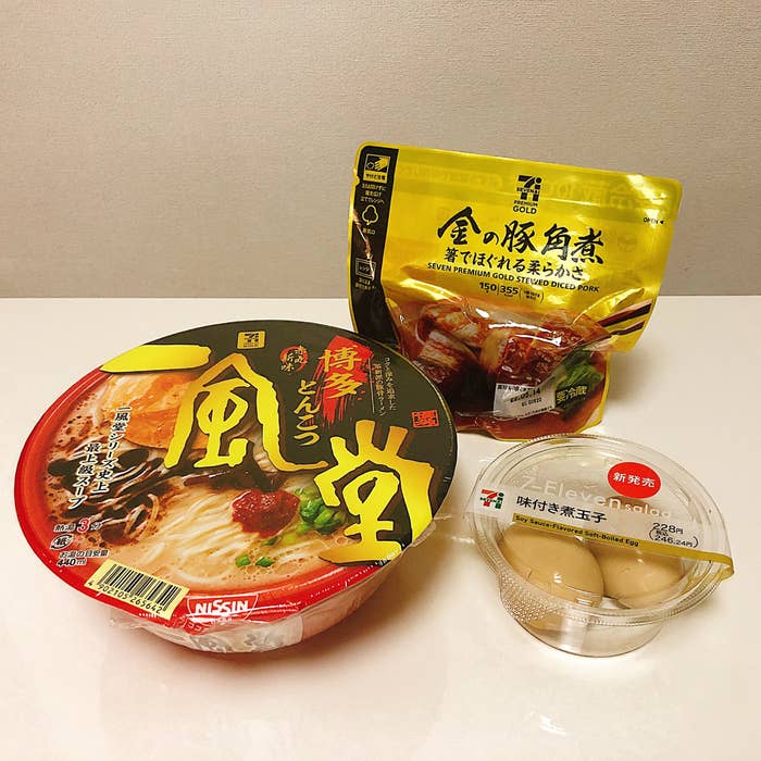 脇田家のウチゴハン Vol.17 コンビニアレンジ編 調理時間僅か5分！「角煮のメロンパンバーガー」 – モノ・マガジンweb