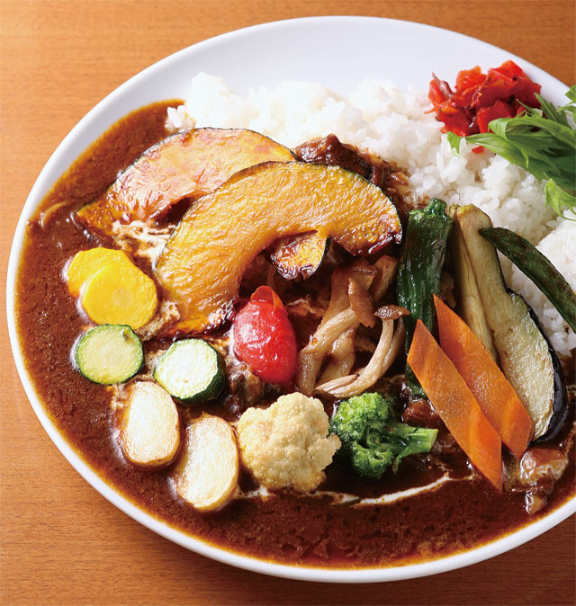 夏野菜カレーで夏バテ対策！栄養満点カレーのレシピ フードメッセンジャー：サンロクゴ マーケット 食オタMAGAZINE -食のオタクによる食のオタクのためのマガジン 食オタマガジン