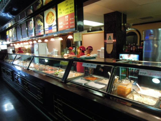 ショッピングセンターのフードコート