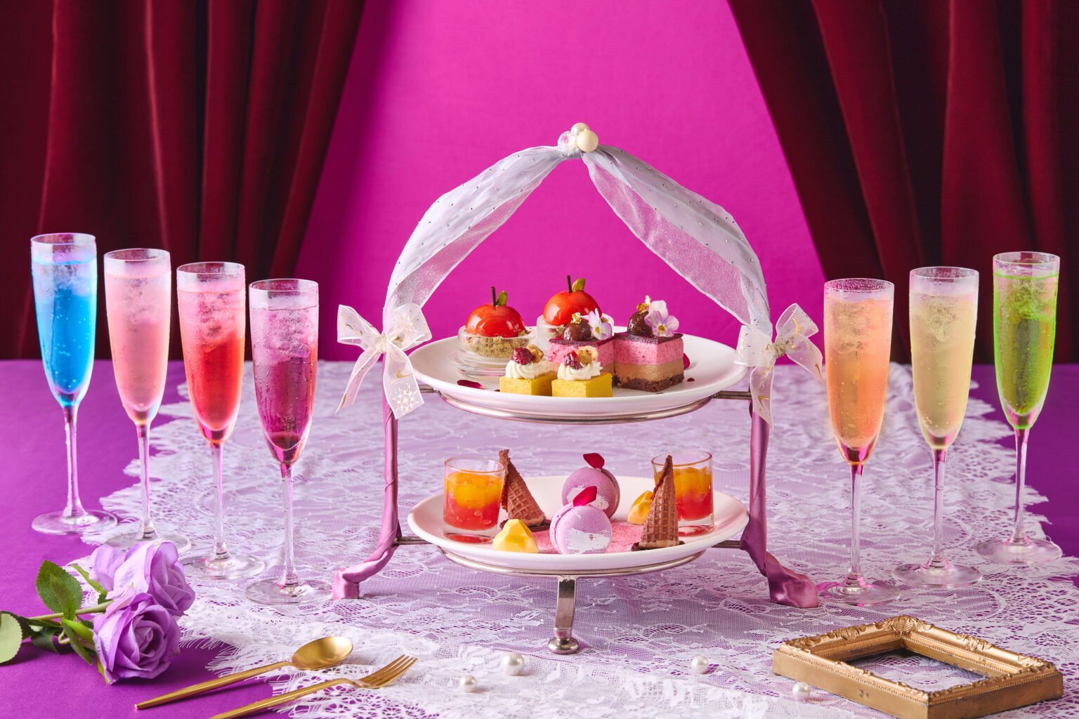 ☆フォトフレーム4連ピンク×水色かわいい〜☆スイーツデコ樹脂粘土で作るスイーツデコレーション～三重県で活動中♪～