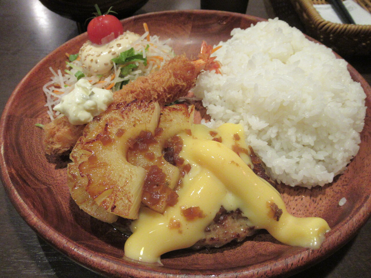 巨大エビがどーん！びっくりドンキー秋限定ごちそうメニューが8 25登場 - FOOD-IN フーディン 〜未来のレストランをつくる