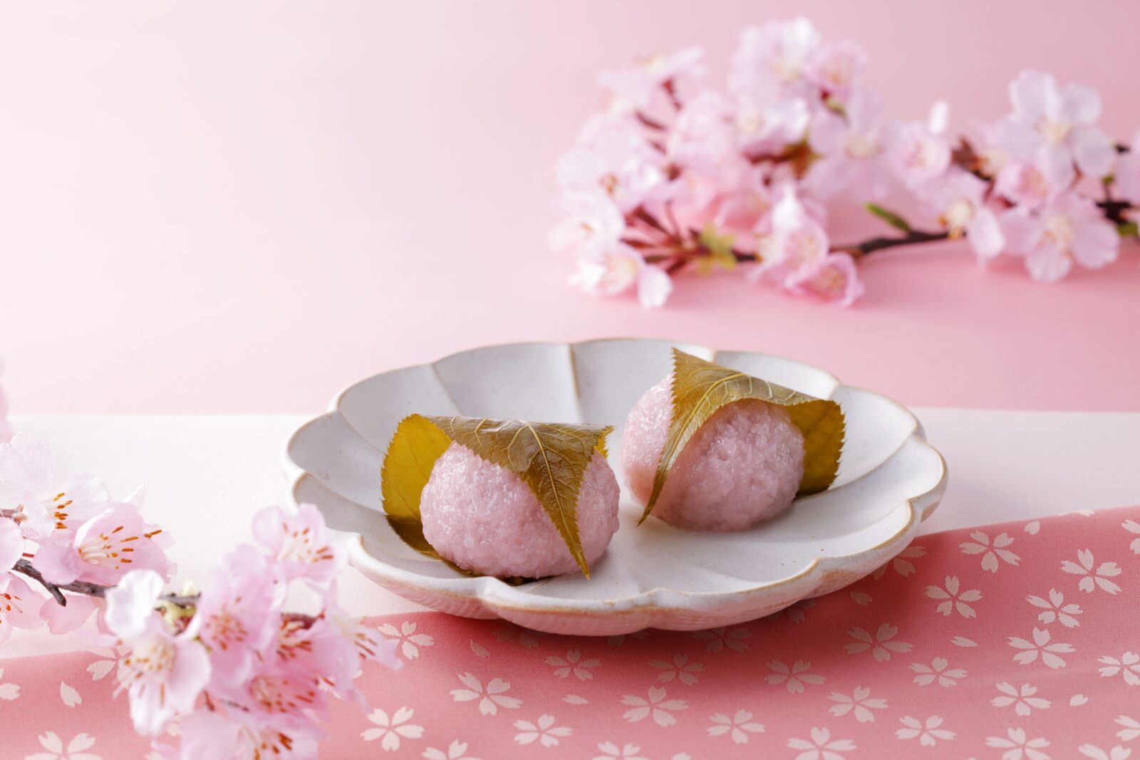 桜餅の葉は食べる派？剥がす派？ 知られざる魅力と味わい方サザエの食卓ジャーナルサザエ食品株式会社