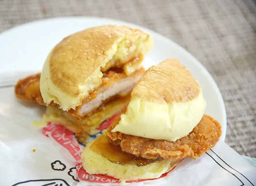 ファミマ、ホットケーキにファミチキ挟むとマジで美味いぞ！ - 平成令和JUMP