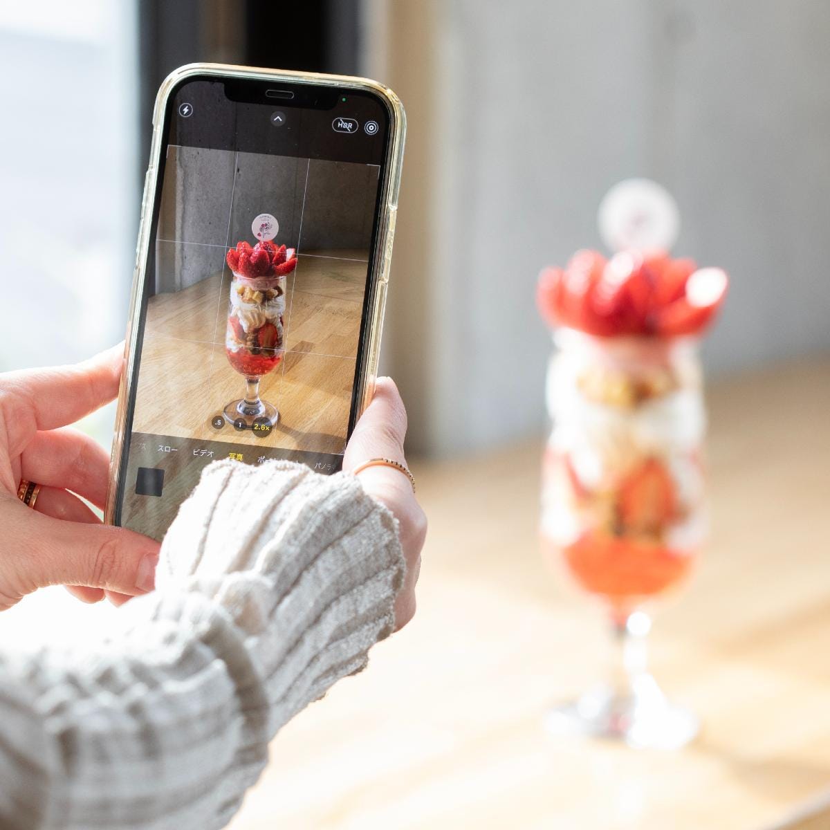 個性豊かなアイスクリームの味を伝えるカメラマン。114films 木下陽介さんの撮影。HiO ICE CREAM