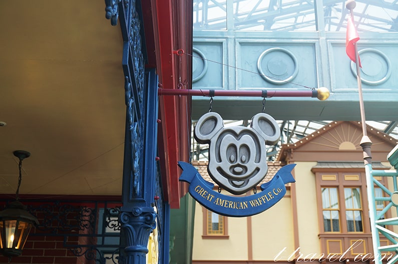 実食レポ マロンホイップとメイプルソース付き！東京ディズニーランド「グレートアメリカン・ワッフルカンパニー」“ディズニー・ハロウィーン2023”ミッキー ワッフル