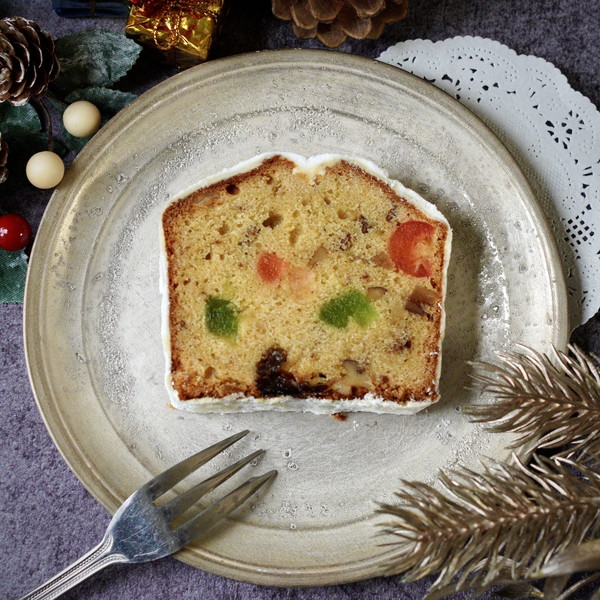 ♡YOU♡プロフさま専用 シュトーレン風パウンドケーキ6本米粉のパネトーネ , こんにちは！茨木くみ子です。, 米粉で作るイースト発酵のパネトーネ風のパンをご紹介させていただきます。,ふんわりしっとりもちっとしたフルーツケーキのような味わいです。, バター