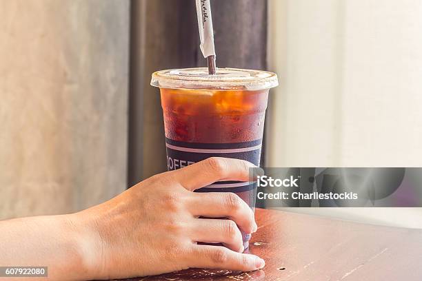 カップに入ったアイスコーヒー：イラスト無料