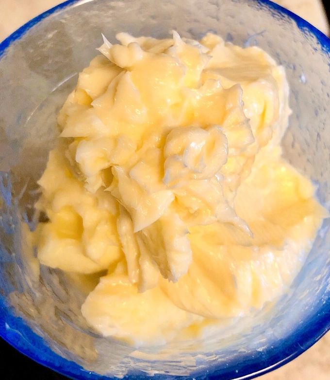 トッピングの定番に！やわらかホイップバターの作り方と保存法 - macaroni