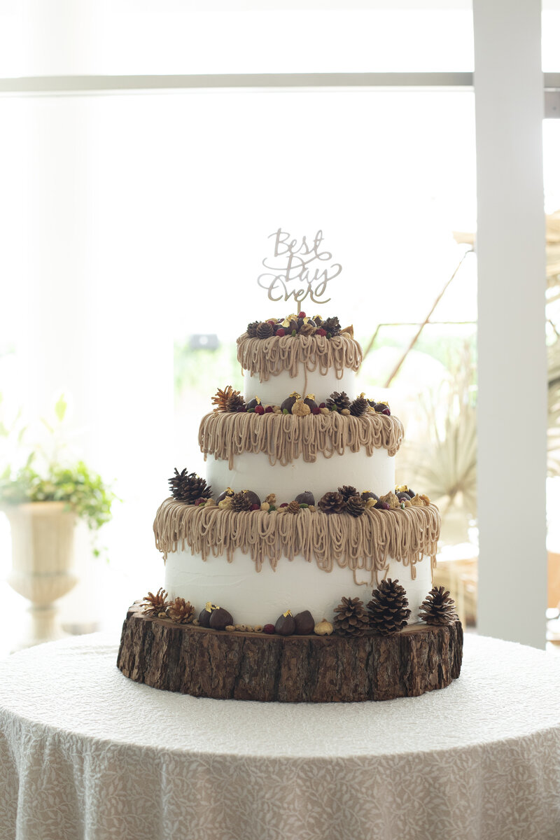 マロンをたっぷり絞って♩「モンブラン」のウェディングケーキが美味しい&可愛い♡marry マリー