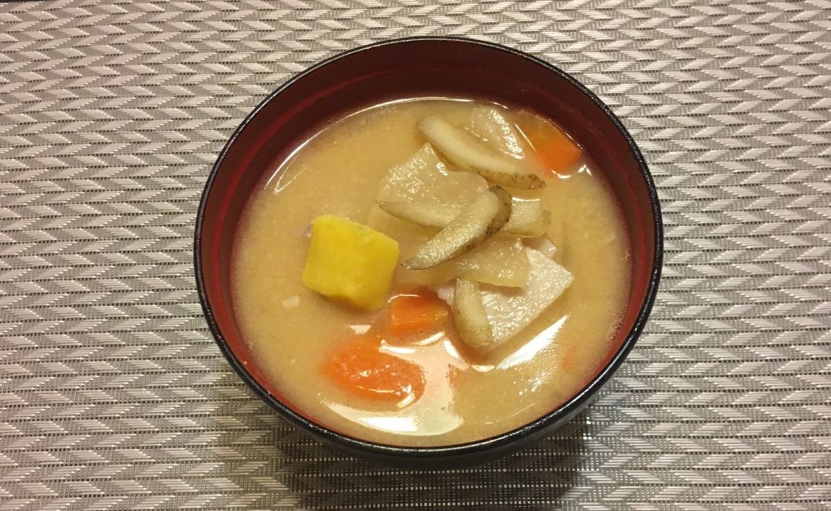 豚汁を、ホットクックで