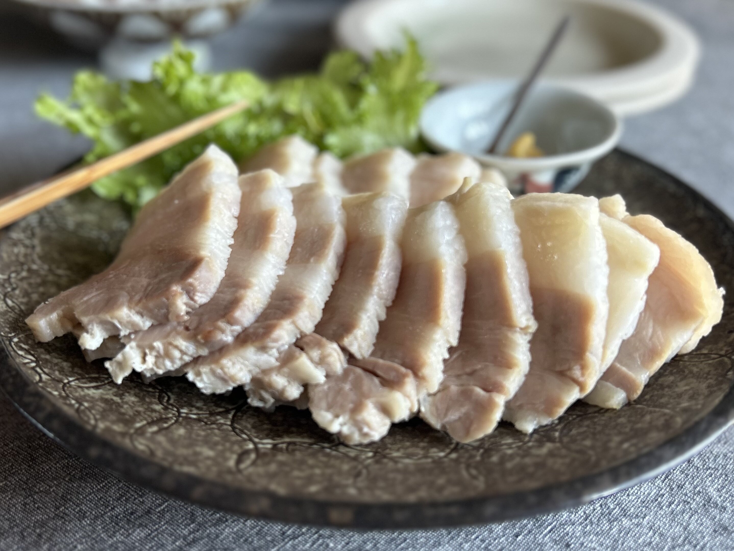 自家製「パンチェッタ」のレシピ。塩漬けで豚肉のうまみが凝縮！三越伊勢丹の食メディアFOODIE フーディー