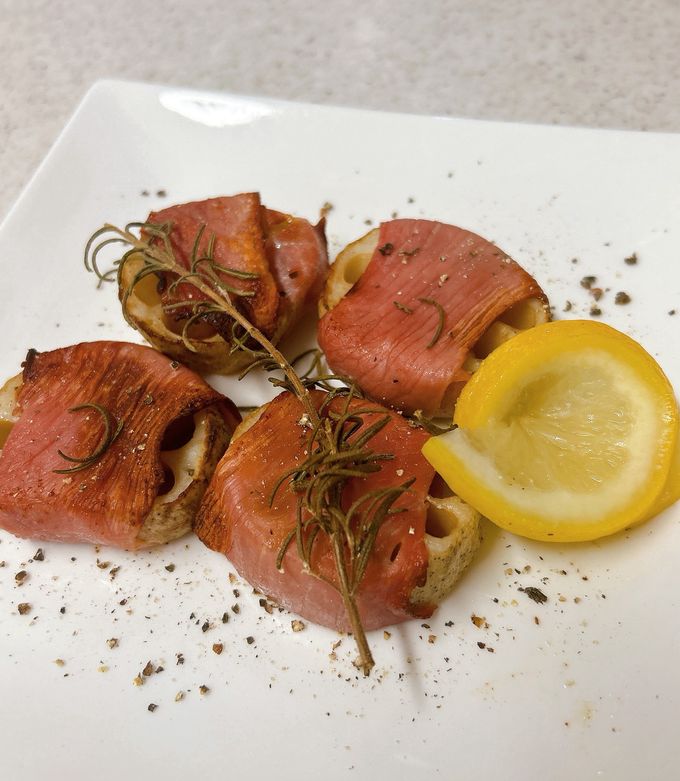 ごろっと根菜の入ったしっとりおから煮, 材料 8人前, 蓮根100g , ごぼう1本 , 冷凍むき枝豆30g , 人参1 2本 ,干し椎茸4つ 15g, 生おから240g , 酒80cc , 薄口醤油大さじ2と1 2 , みりん大さじ2 , 干し椎茸の戻し汁250cc,ごま油大さじ2 , 作り方,