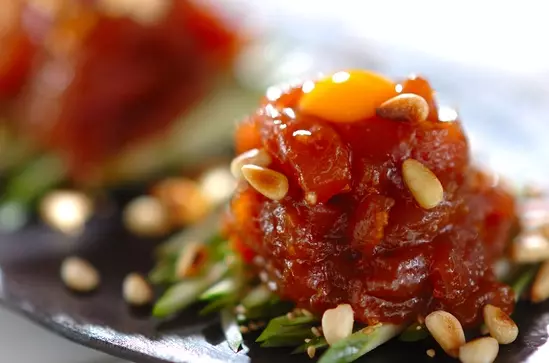 黄金比率を楽しむ！「ユッケ」の絶品レシピ〜刺身を使って簡単に！サラダ・丼・お手軽アレンジも - E・レシピ 1 1ページ