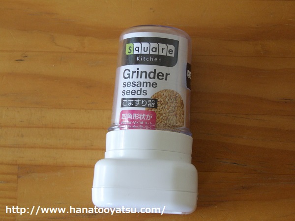 🫘🧂すりたての香りが楽しめます😋🙌🏻 ¥110税込 店舗により取扱・在庫が無い場合がありますワッツwatts百円100円100均百均ごますり胡麻ゴマ胡麻和え薬味すり鉢ゴマすりすりごますりゴマとんかつミル