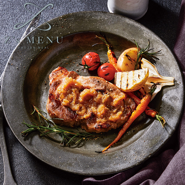 ローストポーク マーマレードと粒マスタードのソース オーブン調理シリーズが続きます♪ これは私のスペシャリテ 簡単なのに誰にでも喜ばれるレシピおもてなしにもぴったり♪ レシピは私の投稿の最初に ピン留めしてあるので参考にしてみてね 今回も豚肩ロース800gの塊を