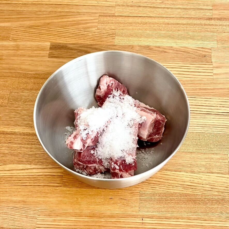 冷蔵庫に常備する豚ばら肉の塩漬け Salted pork belly to keep in the fridgeKusamakura
