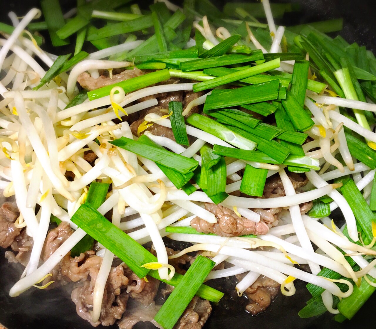 牛肉ともやしのオイスターソース炒め