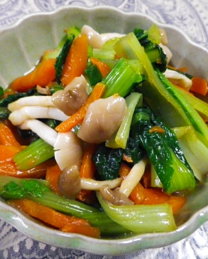 『小松菜と人参ともやしのナムル』