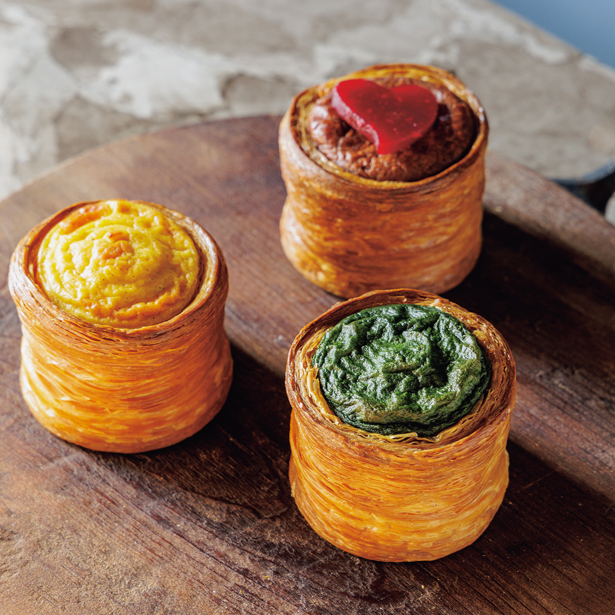 ハロウィン 2025 ギフト ハロウィンパーティー チョコ チョコレート 目玉チョコ 目玉 トリュフ お配り グロ 1500円以下 大人向け 子供用 お 配り用お菓子 スイーツ 面白い ユニークなお菓子 かぼちゃスイーツ クッキー 焼き菓子 ケーキ 洋菓子 グルメ 食べ物 個包装