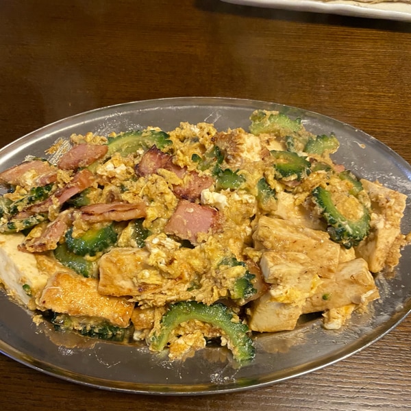 一つの王道。味噌味のゴーヤチャンプルおっさんひとりめし