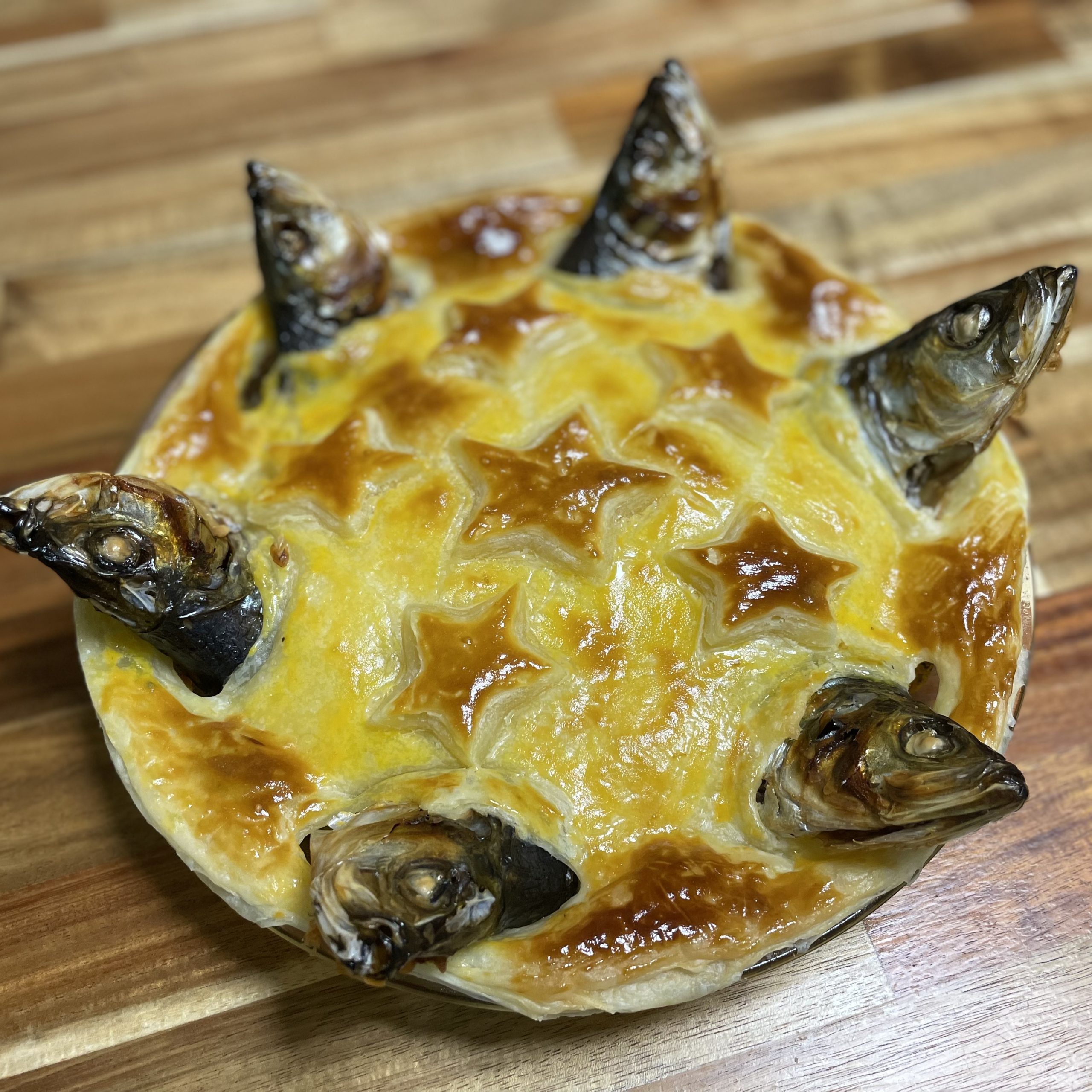 魔女の宅急便』に登場した「ニシンとカボチャのパイ」をメスティンで再現料理・レシピBE-PAL キャンプ、アウトドア、自然派生活の情報源ビーパル