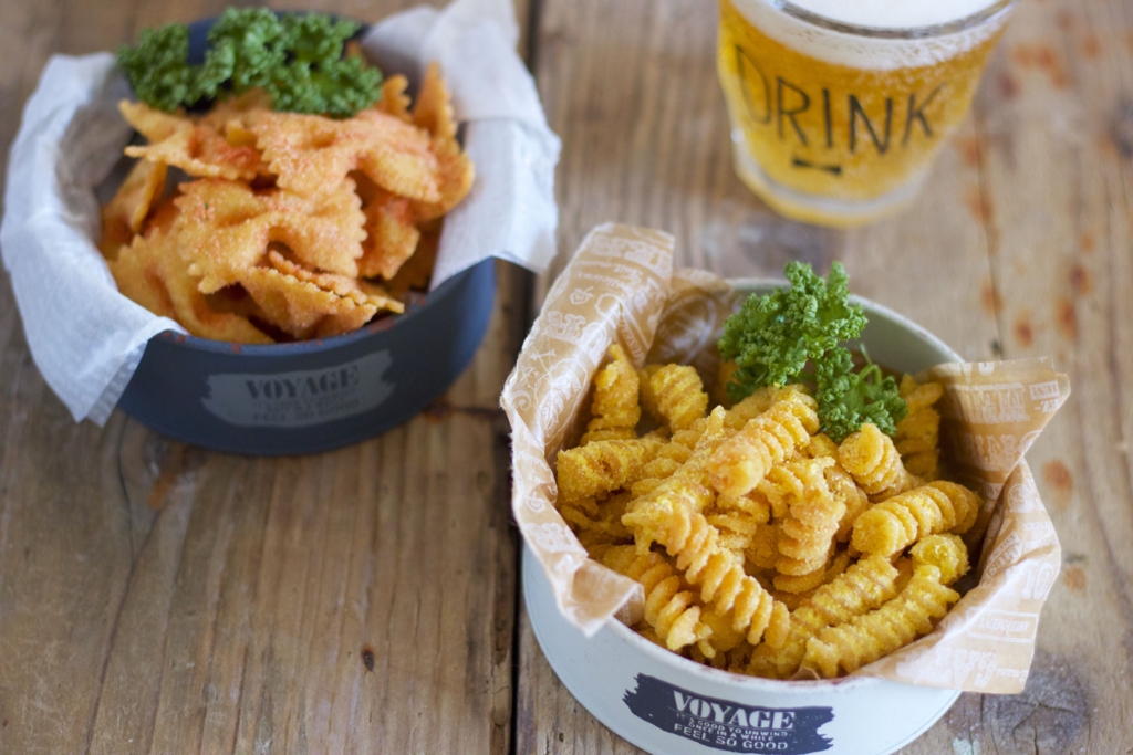 揚げるだけ簡単おつまみ！『ポリポリおつまみ！パスタスナック』のレシピビール女子