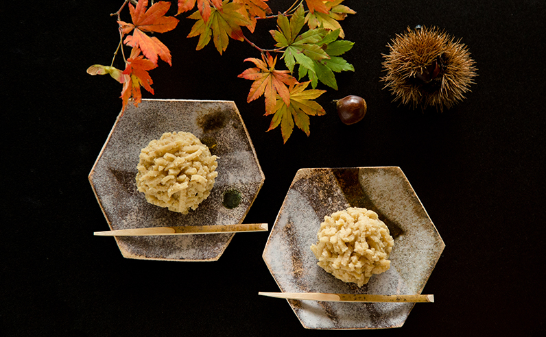 🎍 📍おせち料理 栗きんとん レシピあり2023年も残り4日。 私は昨日ぎりぎり仕事を納めて、今日から12連休の年末年始休暇です🐻‍❄️今年は久しぶりに実家に帰ったり、親戚含めて集まったりと賑やかなお正月を過ごす方も多いのではないでしょうか。 テーブルを