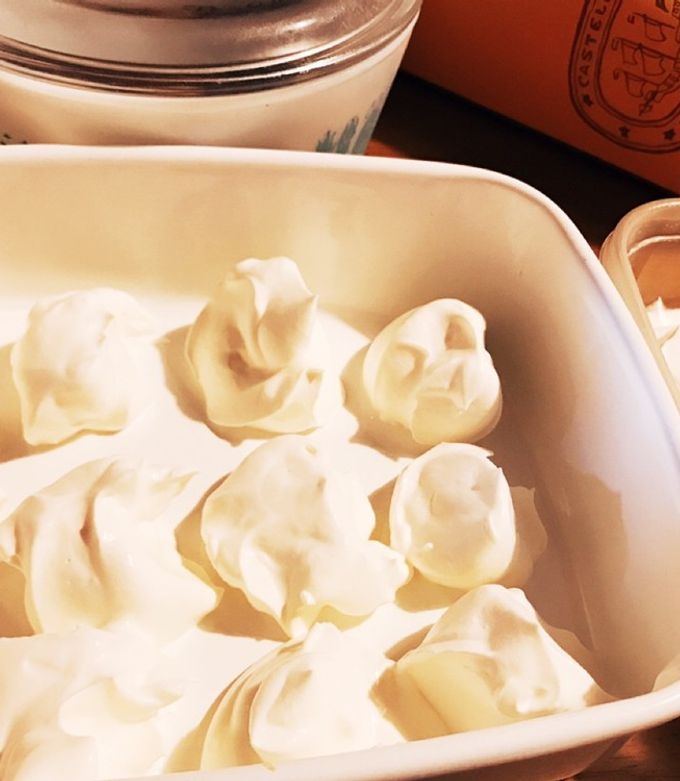 余った生クリームは「ヨーグルトクリーム」にしてみて。冷凍保存もできちゃいますキッチンにひと工夫ROOMIE ルーミー