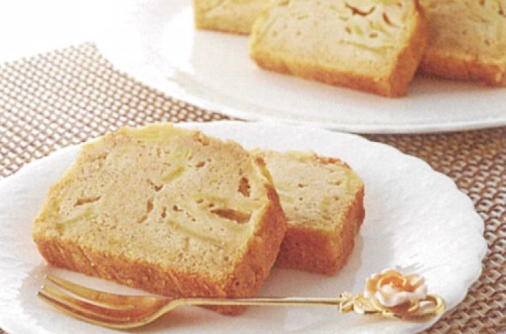 さつまいもとりんごの米粉ケーキ赤ママWEB