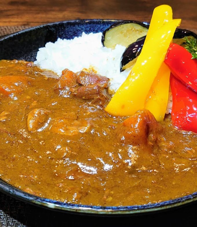 道産牛スネ肉がゴロッと入ったコクと旨みのスープカリー 325g 箱 レトルト食品 十勝スロウフード