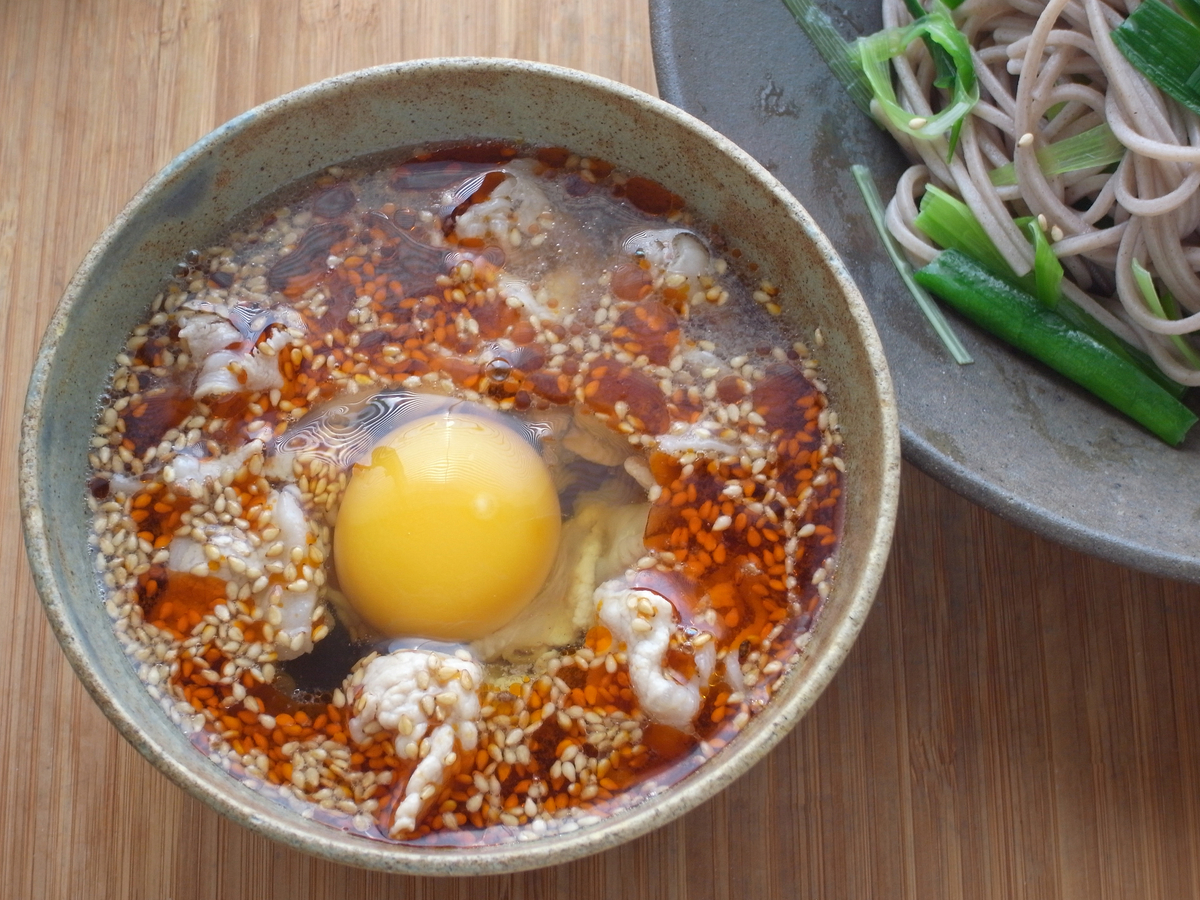新感覚！つけるタイプのお蕎麦「食べラー肉つけそば」の作り方 – 簡単男飯レシピ・作り方 – GOHAN