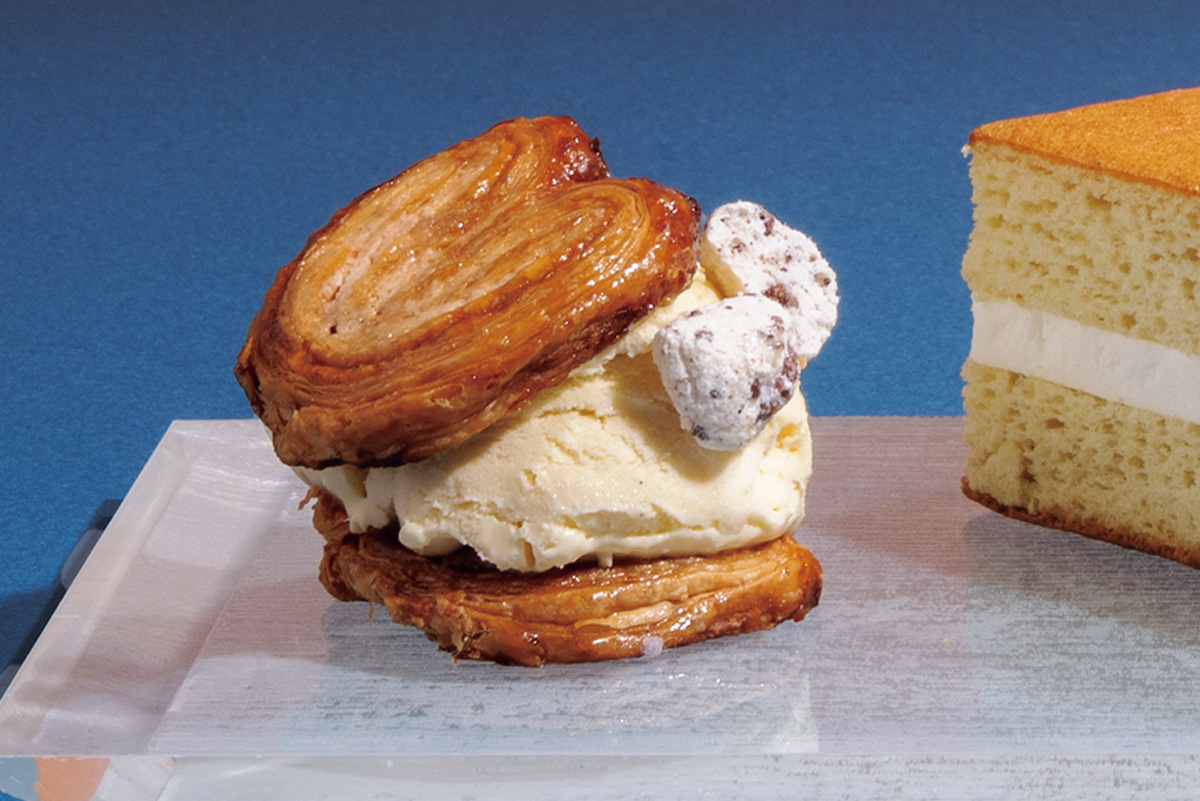 🕛12:00 アイス届きました！ アイスクッキーサンドは冷やし固めるので この後13:30から販売開始します！ アフォガートなどその他のアイスメニューはすぐお出しできます！ ============== 昨日は、オヤツナイトにたくさんのご来店 誠にありがとうございました！ 夜風に