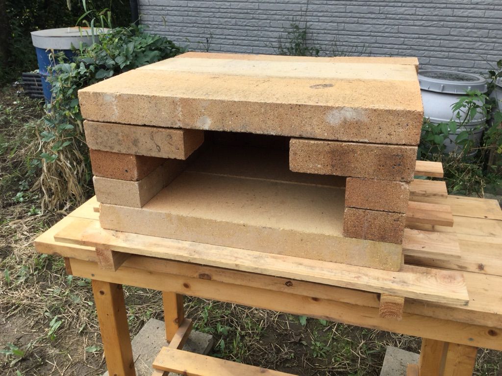 自作ピザ窯の作り方。レンガを使って簡単DIY！となりのカインズさん