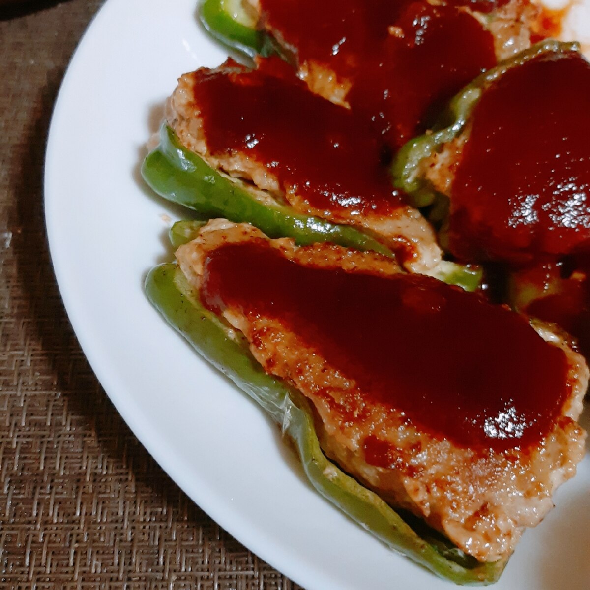 小麦粉も片栗粉もいらない！ピーマンの肉詰め ワンパン15分