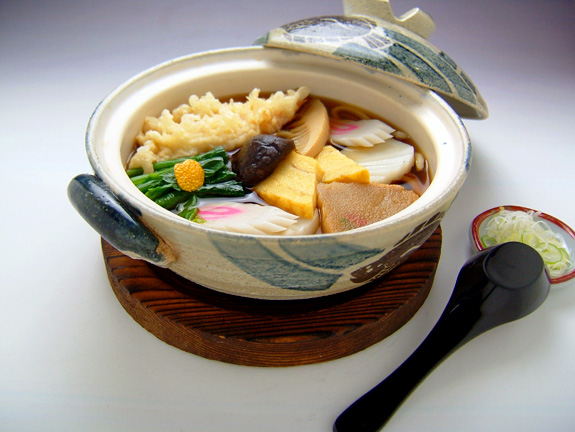 真冬のごちそう鍋焼きうどん特集亀庵の仕出し弁当 法事のお食事・会議・会合・行楽弁当・家族の記念日・お祝い 色々な場面でご利用出来ます