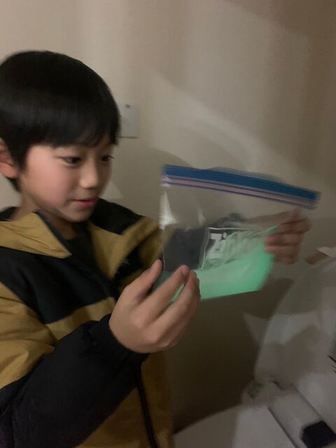 スナップエンドウとトマトのピリ辛サラダ