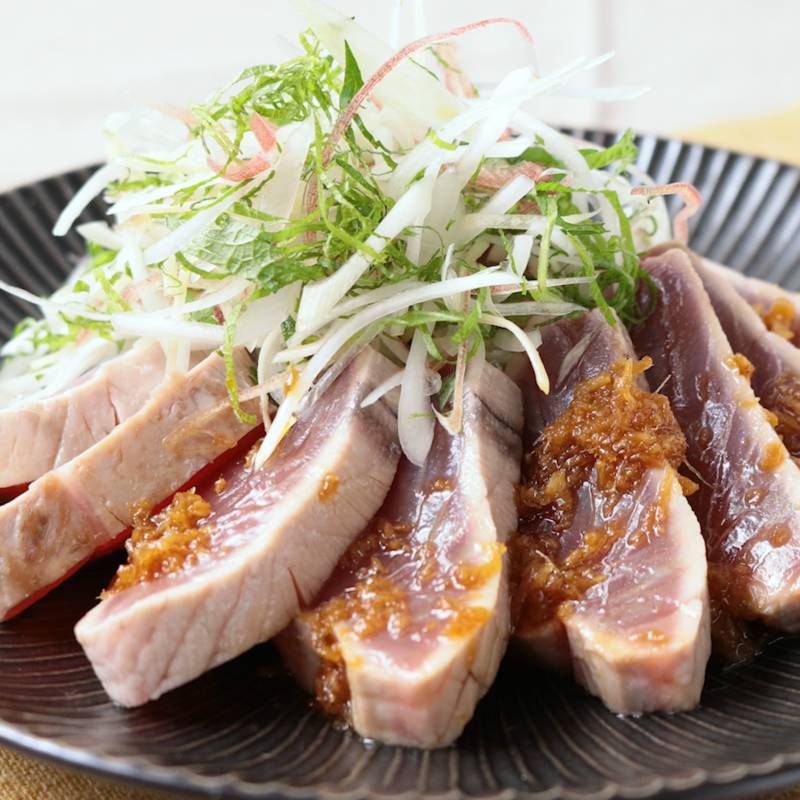 絶品！かつおのたたきの食べ方。タレ別レシピ22選 - macaroni