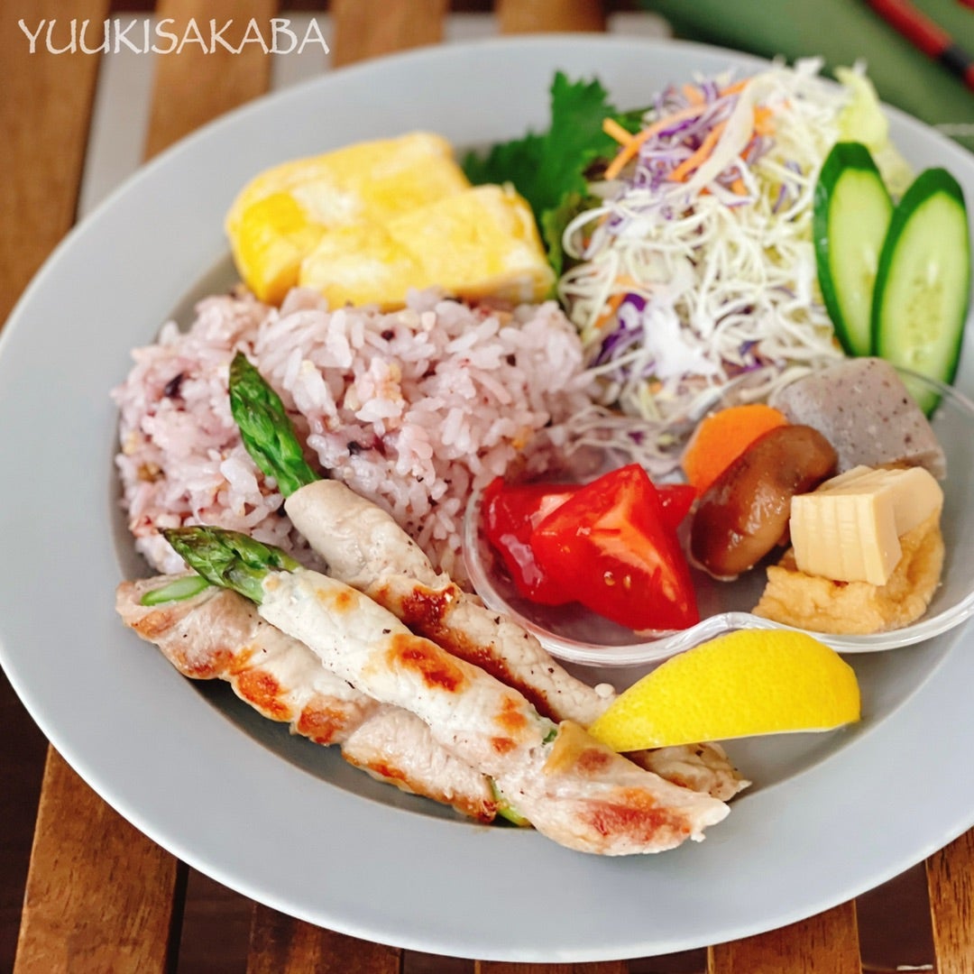 ワンプレートでちょっとずつ、おもてなしの余り物で豆皿と副菜のコーディネートを楽しむ朝ごはん暮らしとおしゃれの編集室