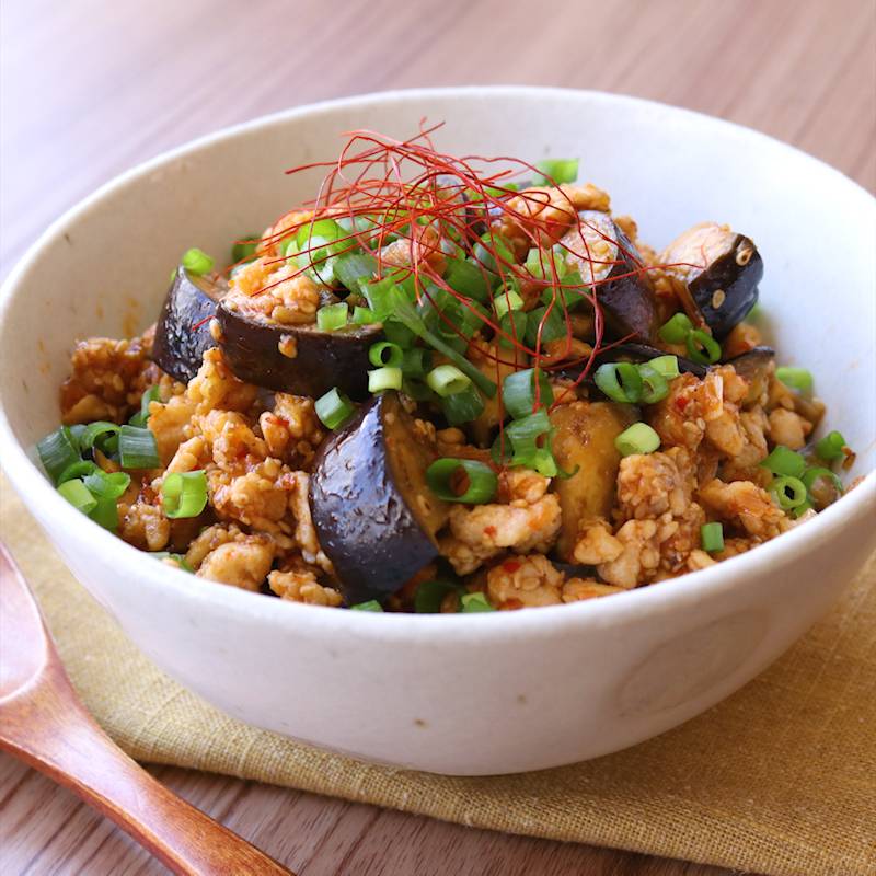 温玉鶏そぼろ丼