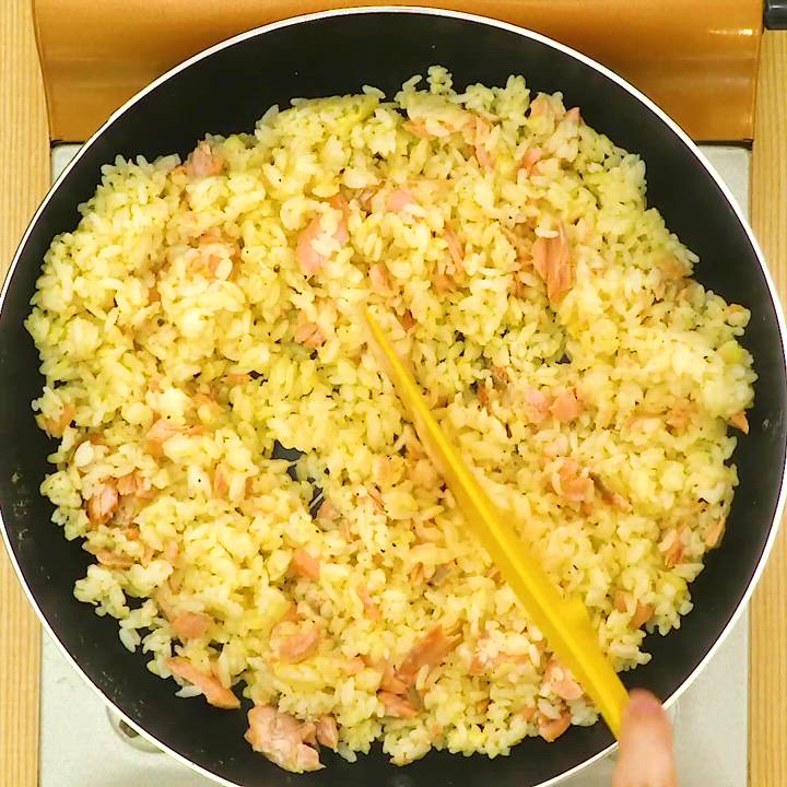 缶ビールストッカー 缶ストッカー 缶収納 冷蔵庫収納 台所収納 缶ビール 冷蔵庫内 缶ラック 350ml缶 缶ストック 収納ケース 省スペースコンパクト スリム クリアケース アクリル シンプル キッチン収納 自動 送料無料生活雑貨WE良品 online shop