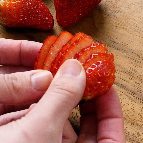 クックパッドニュース： おしゃれにセンスアップ！ 今が旬♪いちごの「飾り切り」テク5選毎日新聞