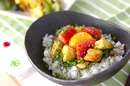 アボカドとマグロのユッケ丼レシピ2025 年のリアルなLemon8ユーザー体験