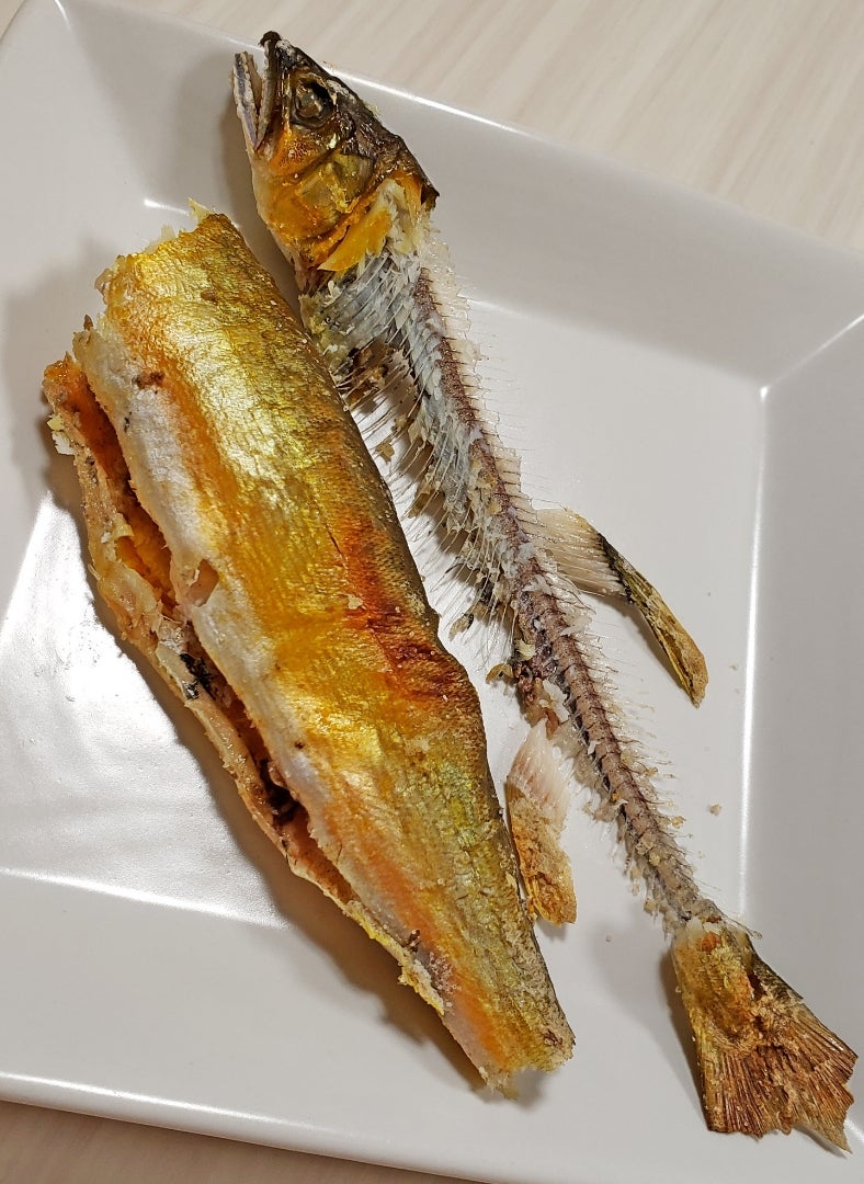 鮎の焼き方 家庭のグリルやフライパンでも美味しく焼くコツ食・料理オリーブオイルをひとまわし