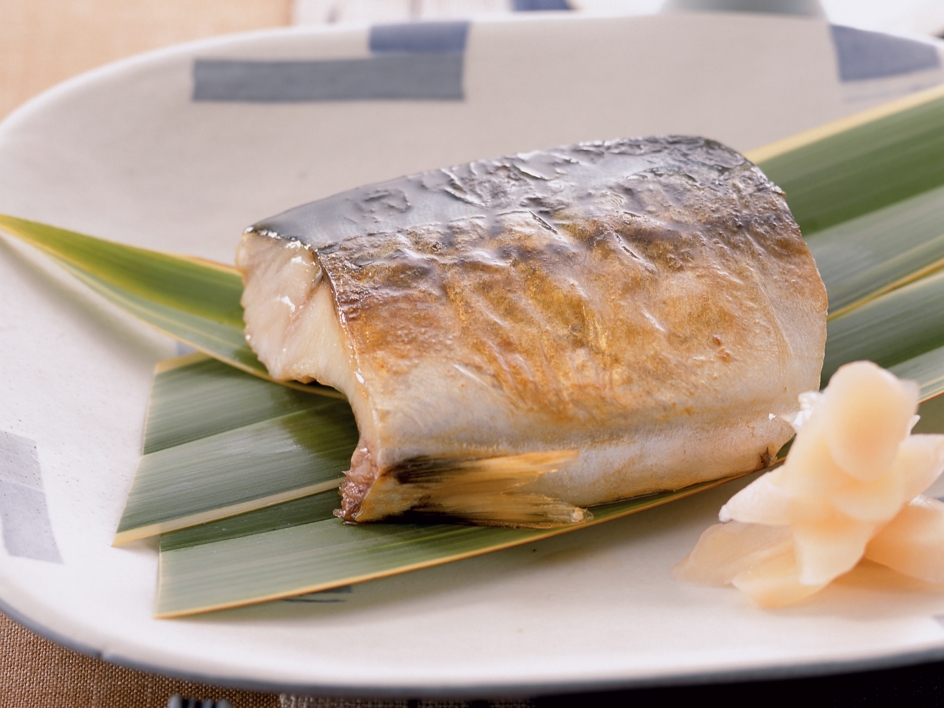 フライパンで焼く塩サバレシピ。皮はパリッ、身はふっくらジューシーSATETO さてと