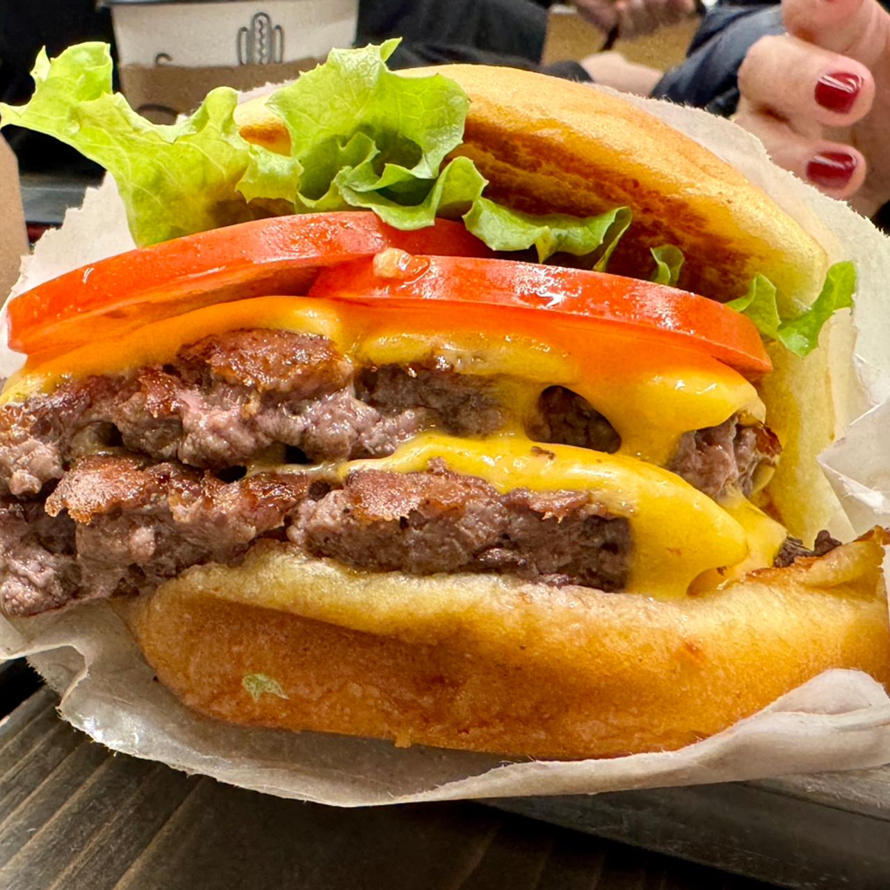 シェイクシャック」アボカドバーガー発売！ 日本初登場のボリューム満点なメニュー - グルメ - クランクイン！トレンド