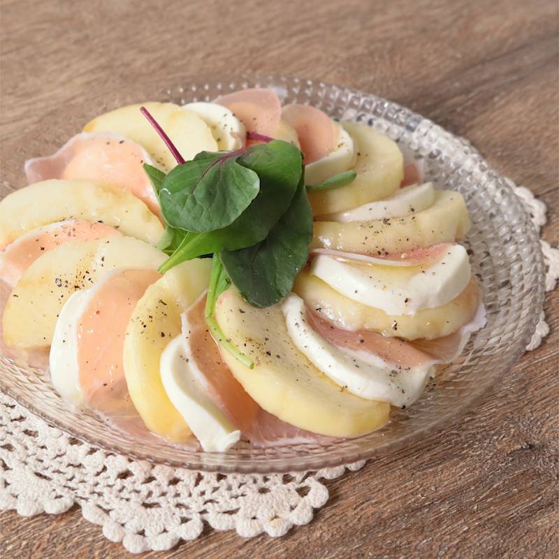 夏のお楽しみ♪桃と生ハムのカプレーゼ