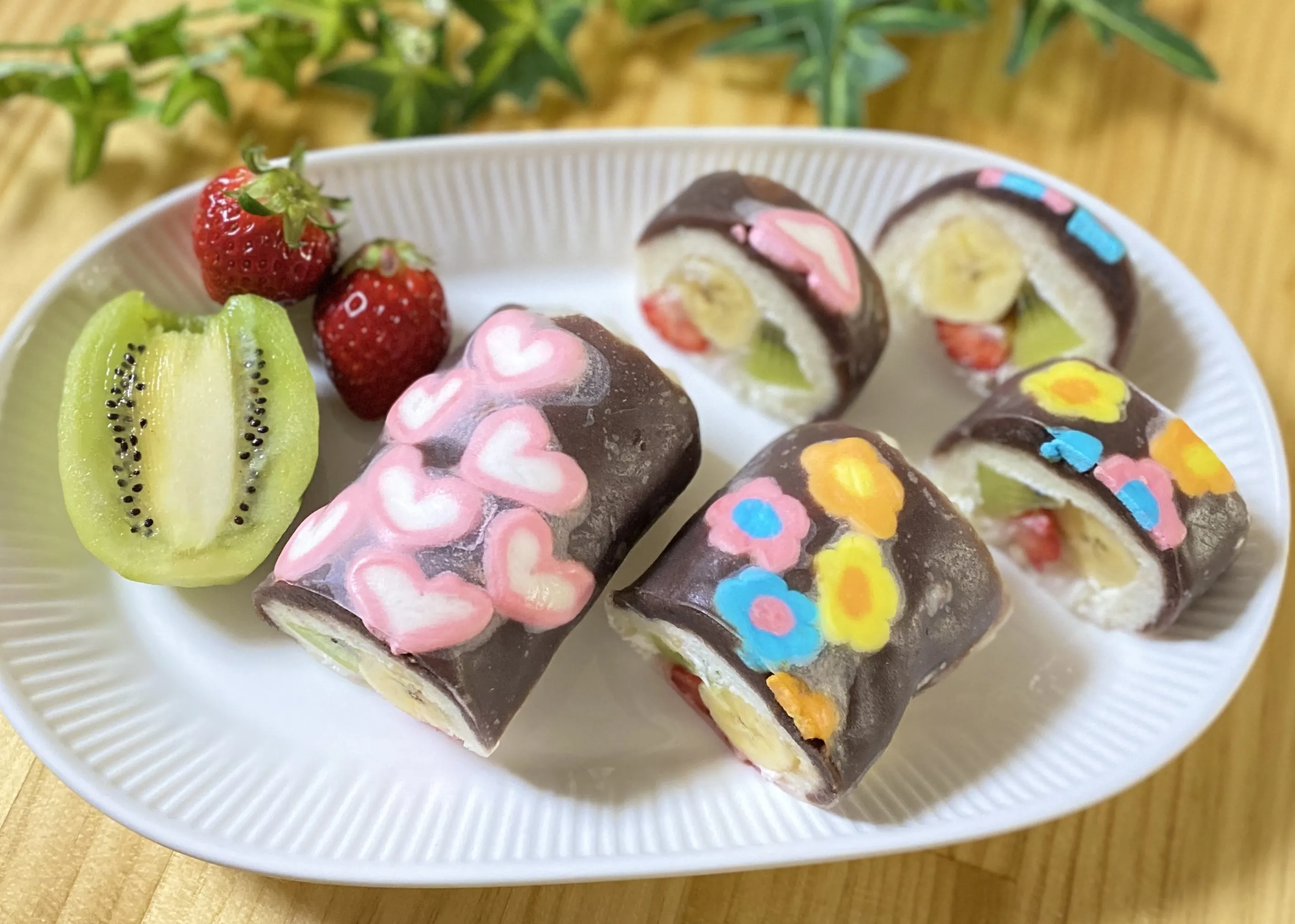 コタキッチン Kota kitchen必見！ライスペーパーで簡単にモチモチなカヌレが作れる✨ライスペーパーカヌレライスペーパーカヌレのレシピ材料 ライスペーパー 8枚 バター 20g 牛乳 50cc 卵 2個 グラニュー糖 50g ベーキングパウダー 2gInstagram