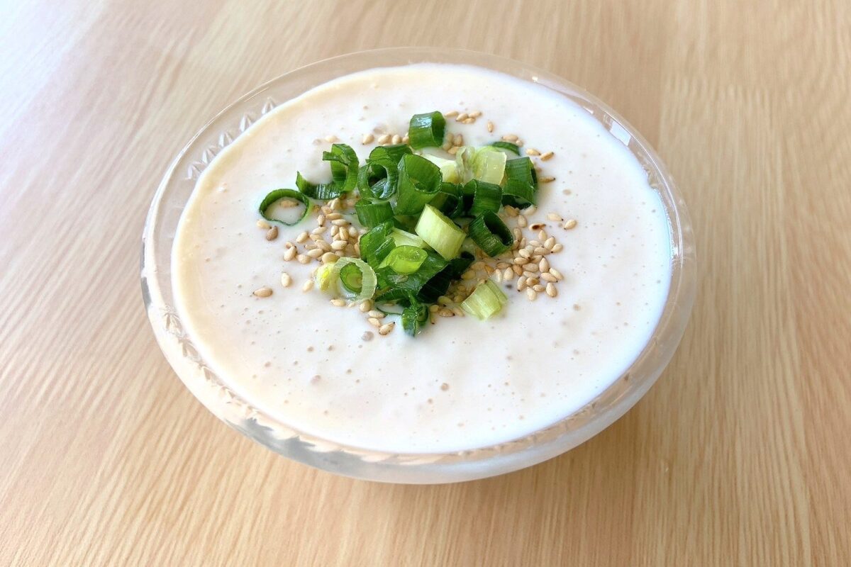 タサン志麻の田舎暮らし~冬~ タルティ フレット 厚みを半分にしたルブロッションチーズがそのまま!なんとも大胆な姿ですが、これがたっぷりのじゃがいもとチーズを楽しむサヴォワ地方の伝統料理です。タサン志麻の田舎暮らし伝説の家政婦タサン志麻さん志麻さん