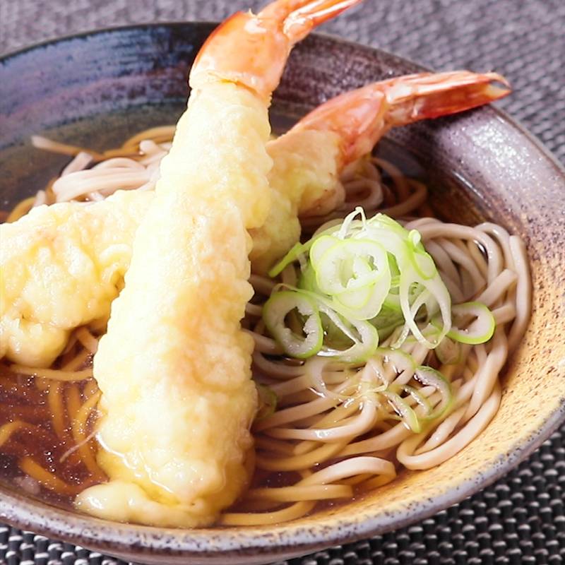 1番人気の商品 天ぷら盛りと十割そば の紹介です✨安曇野で信州そばなら『せきや』十割そば・おすすめの揚げたて天ぷら・ソースカツ丼・山賊焼